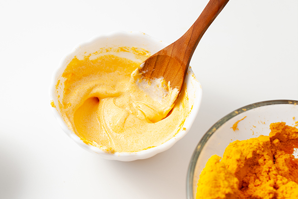 turmeric can help fade hyperpigmentation